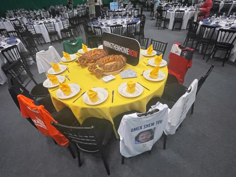 bringthemhome table at shabbat dinner