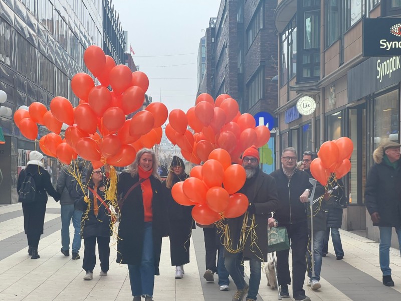 macabi wonen forum orange balloons