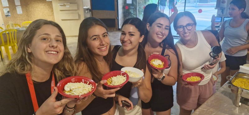 בכיף הכשרה בנות מחייכות